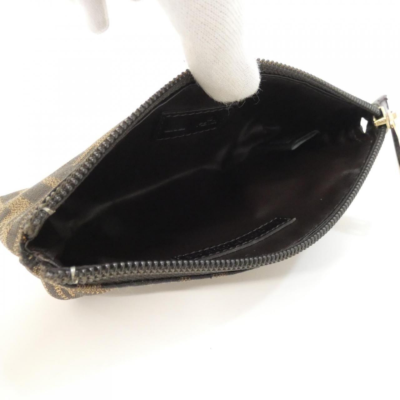 Fendi Vintage Pouch Gold — view 6