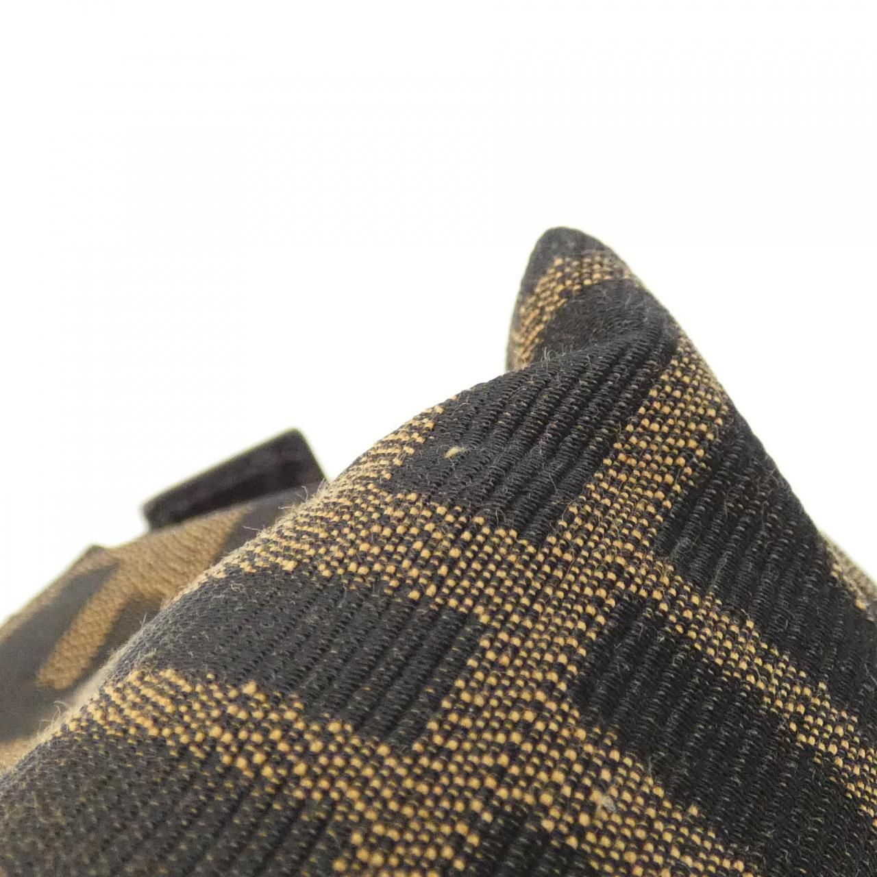 Fendi Vintage Pouch Gold — view 3