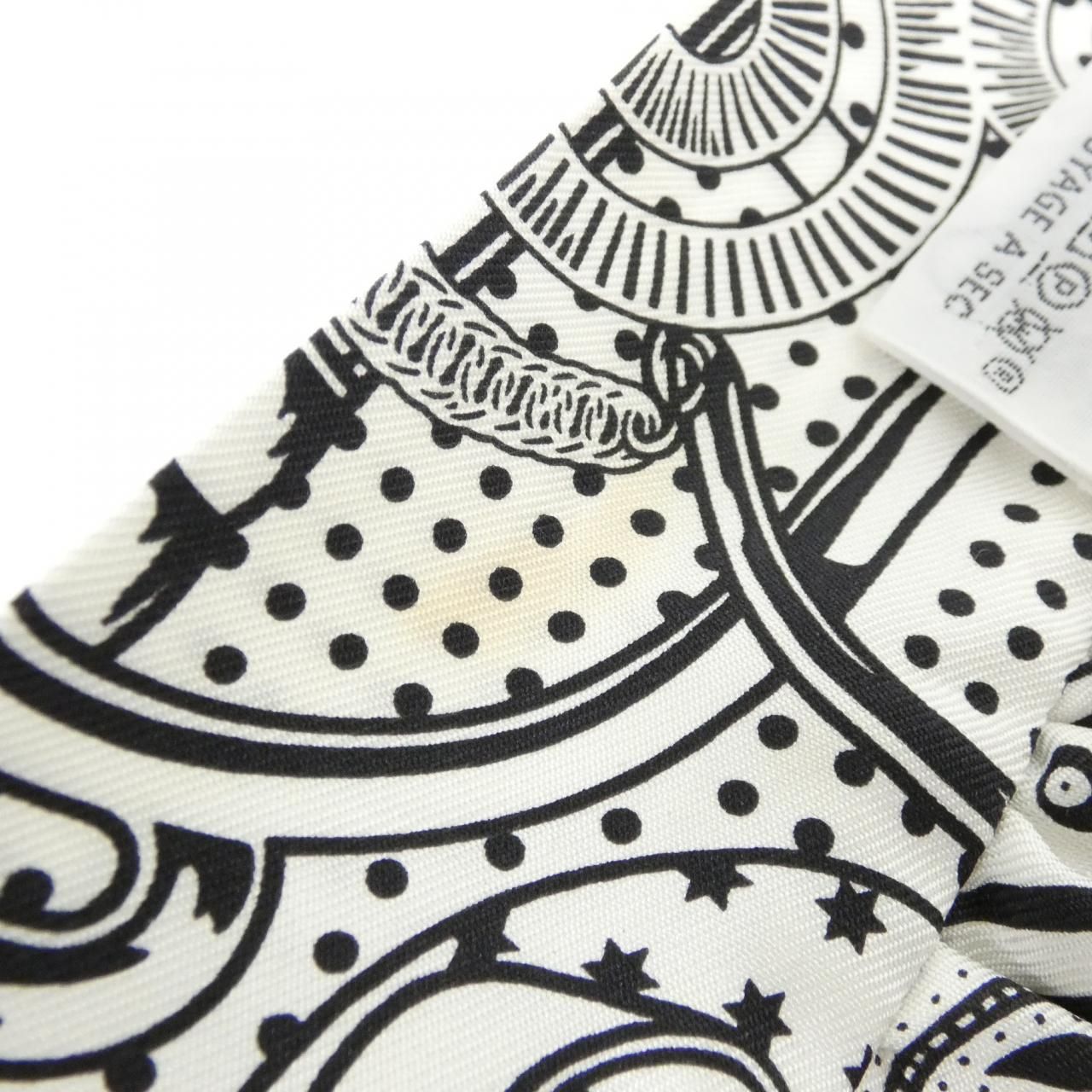 Hermes Eperon D'or Bandana Twilly Frill Scarf — view 5