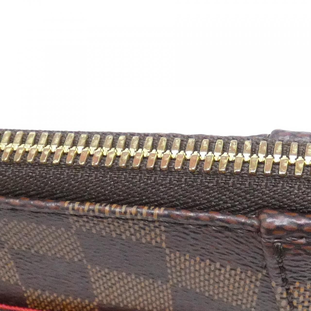 Louis Vuitton Damier South Bank Shoulder Bag — view 4