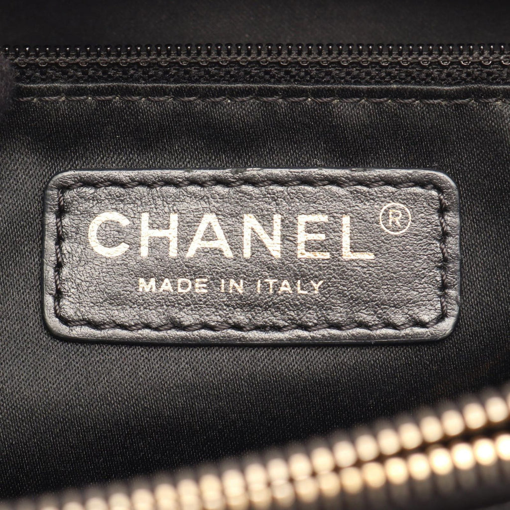 Chanel Tote Bag Quilted Grand Shopping GST Black Caviar Leather Chain — view 4