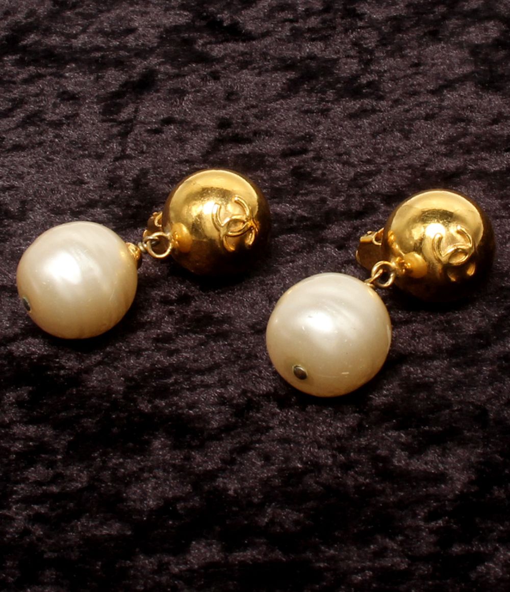 Chanel Earrings CC Logo Faux Pearl — view 2