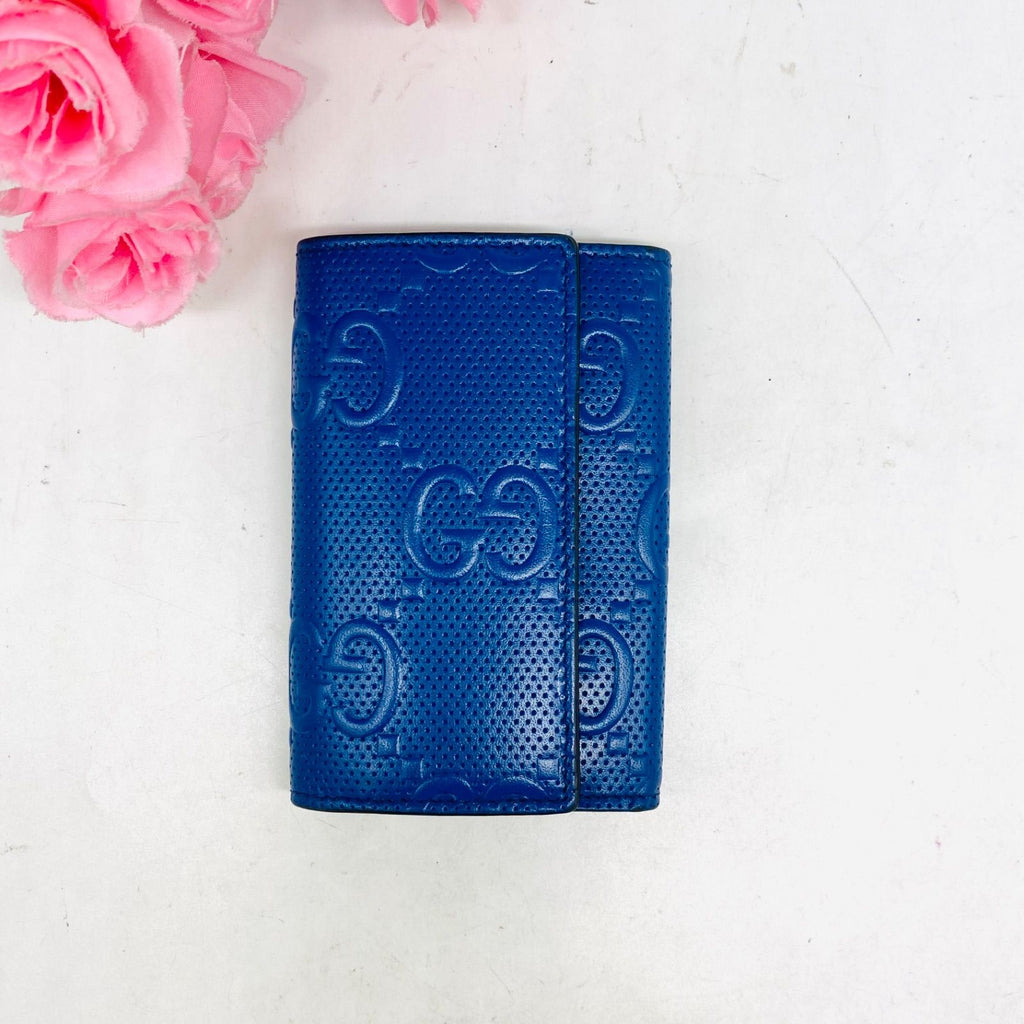 Gucci Embossed Key Case Large GG Blue Key Holder — view 2