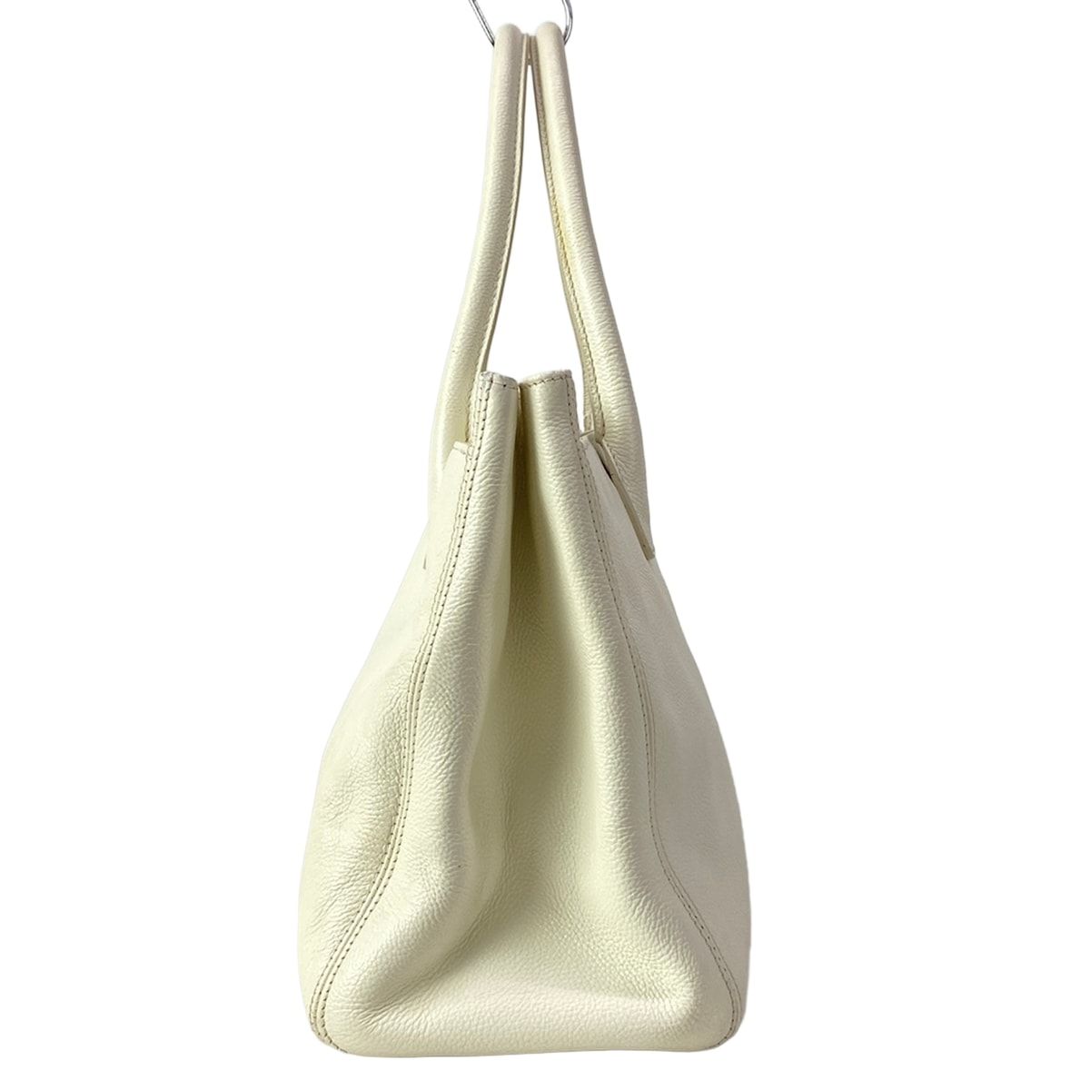 Chanel Tote Bag Executive Line Ivory Gold Leather — view 4