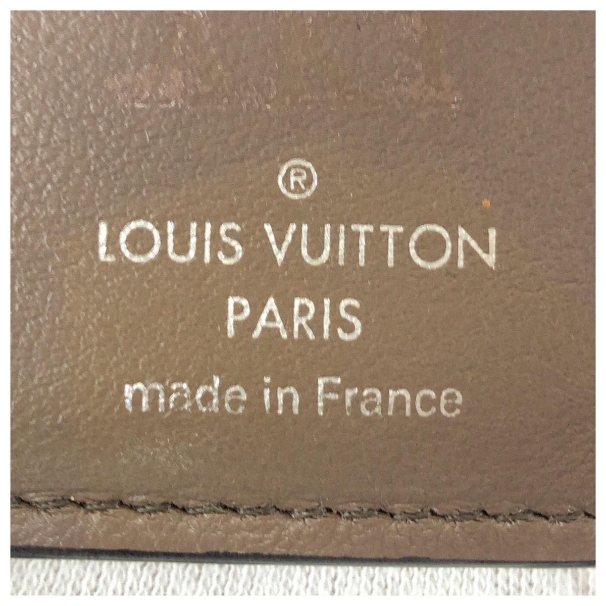Louis Vuitton Portefeuille Capucines Compact Pink Leather Fold Wallet — view 5