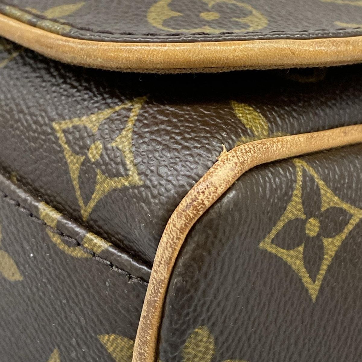 Louis Vuitton Shoulder Bag Monogram Abbesses — view 6