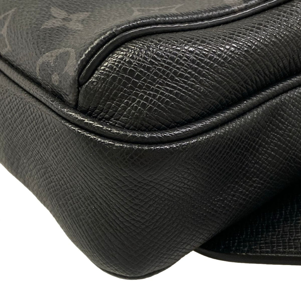 Louis Vuitton Waist Pouch Taigarama Bum Bag Outdoor Noir Leather Cowhide — view 6