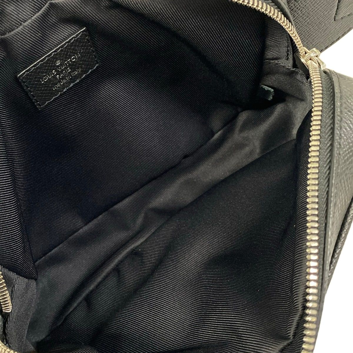 Louis Vuitton Waist Pouch Taigarama Bum Bag Outdoor Noir Leather Cowhide — view 7