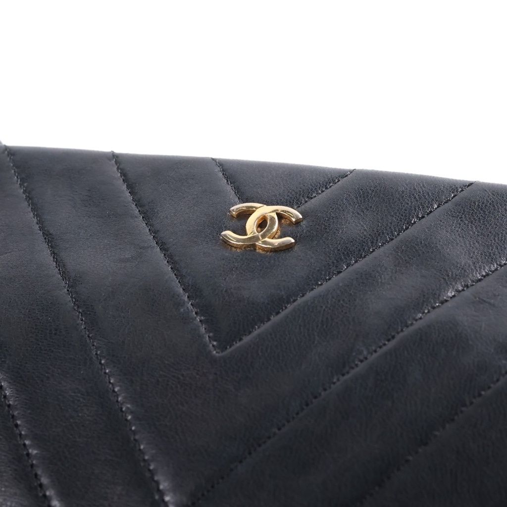 Chanel CC Logo Chevron V-stitch Chain Shoulder Bag Black Lambskin Gold — view 6