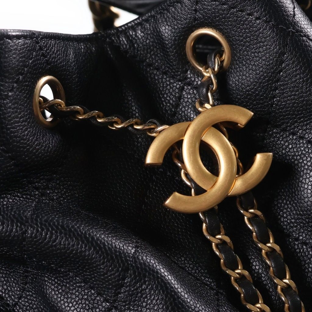 Chanel 25 Medium Black Caviar Leather Gold — view 6
