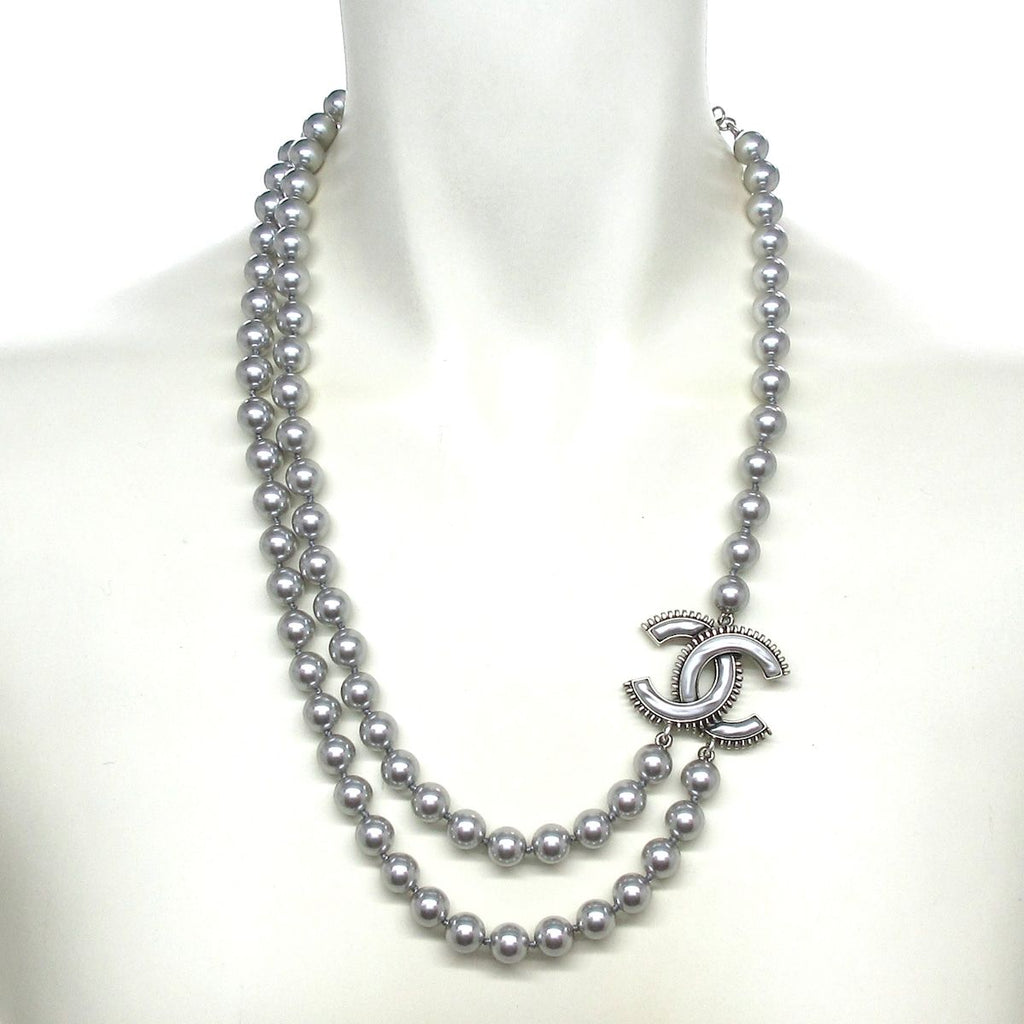 Chanel Necklace CC Logo Silver — view 2