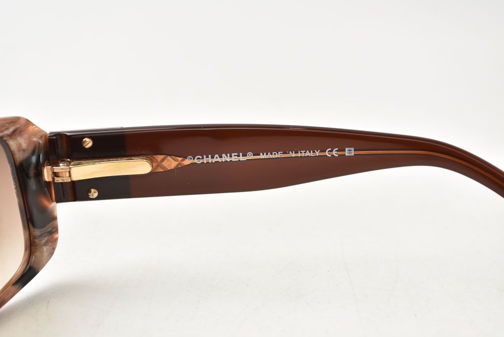 Chanel Sunglasses Eyewear Coco CC Motif Marble Style Brown Gradient — view 3
