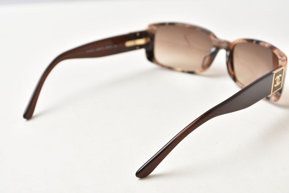 Chanel Sunglasses Eyewear Coco CC Motif Marble Style Brown Gradient — view 6