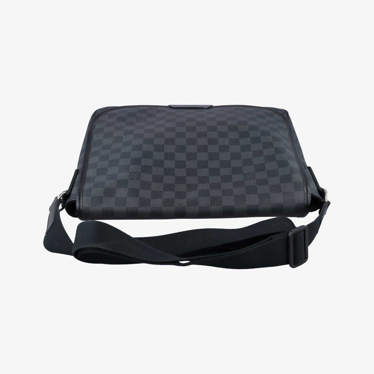 Louis Vuitton Daniel GM Noir Damier Graphite — view 8