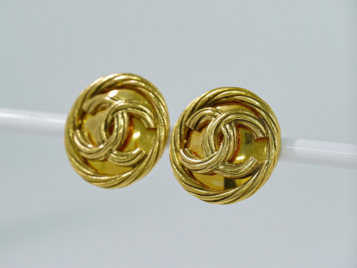 Chanel CC Logo Earrings Gold Plated — view 7