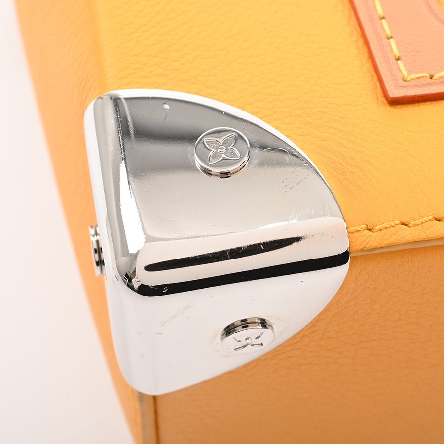 Louis Vuitton Shoulder Bag Vertical Box Trunk — view 7