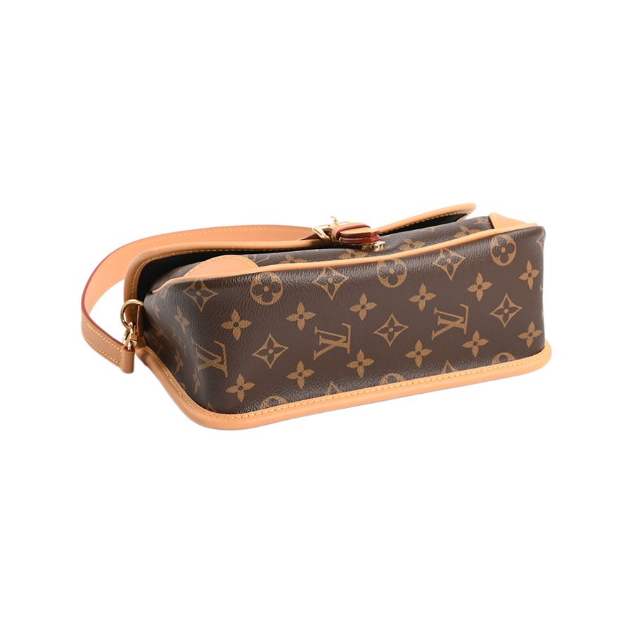 Louis Vuitton Shoulder Bag Diane — view 5