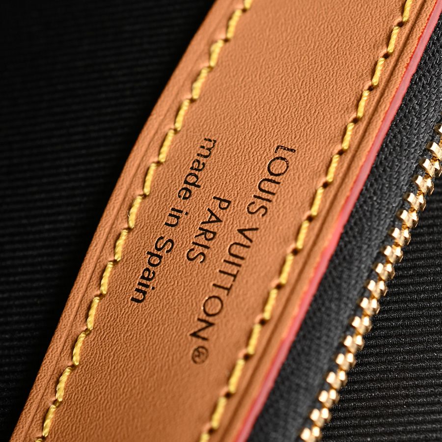Louis Vuitton Shoulder Bag Diane — view 6
