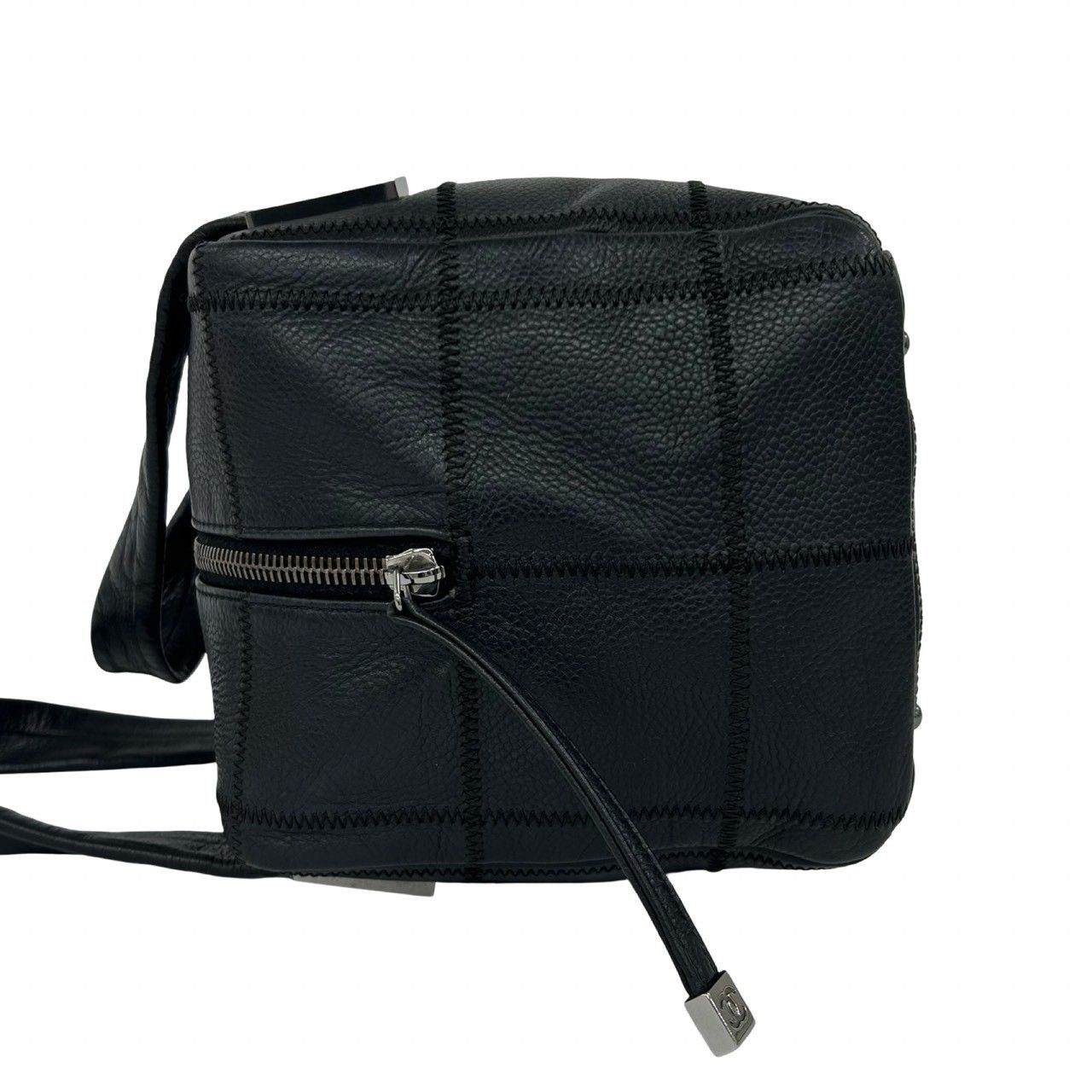 Chanel Choco Bar CC Logo Caviar Leather Handbag Black — view 5