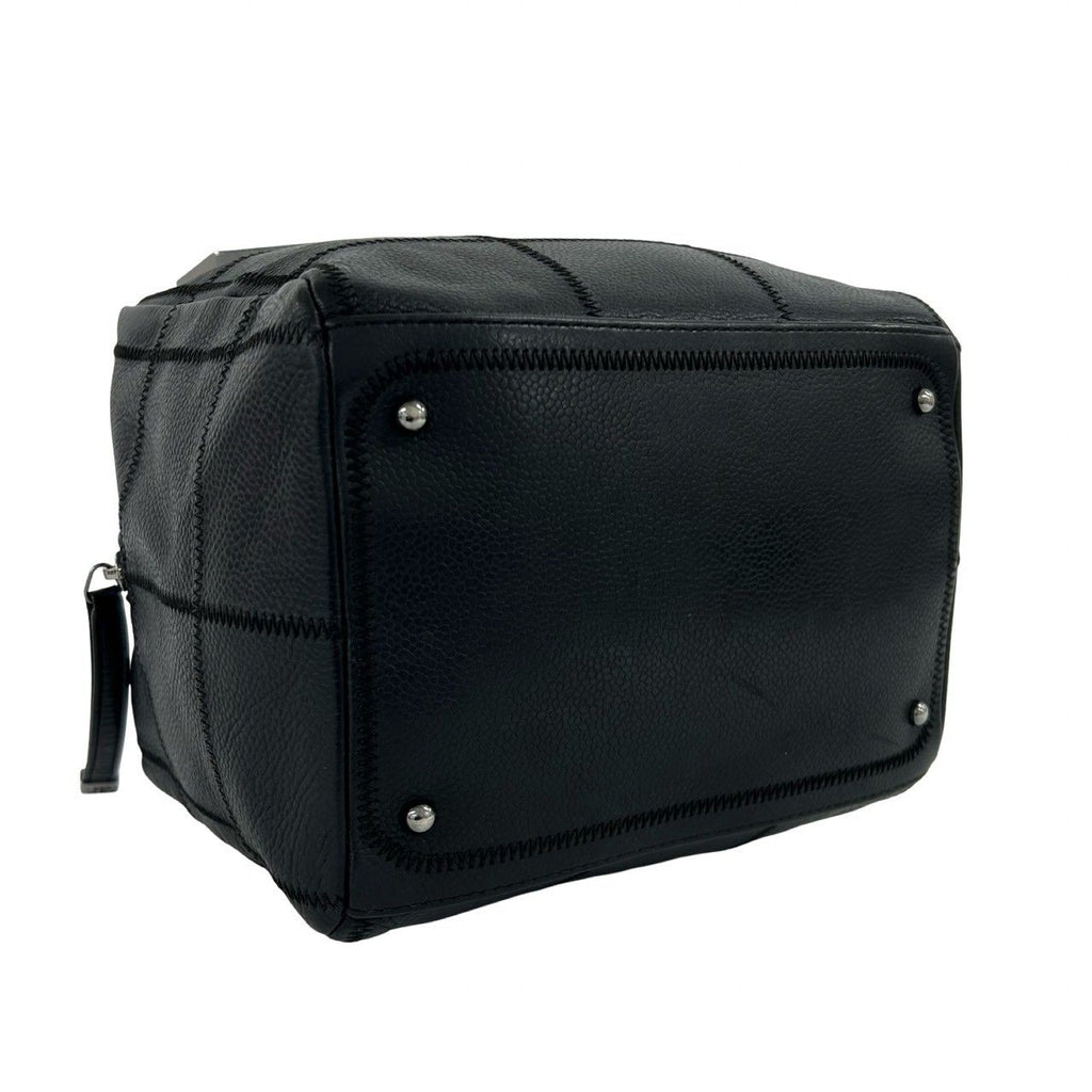 Chanel Choco Bar CC Logo Caviar Leather Handbag Black — view 7