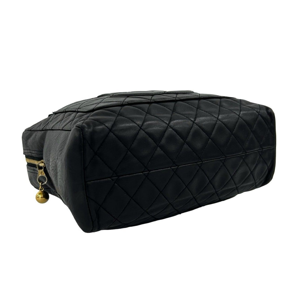 Chanel Vintage Quilted CC Logo Lambskin Leather Handbag Black — view 7