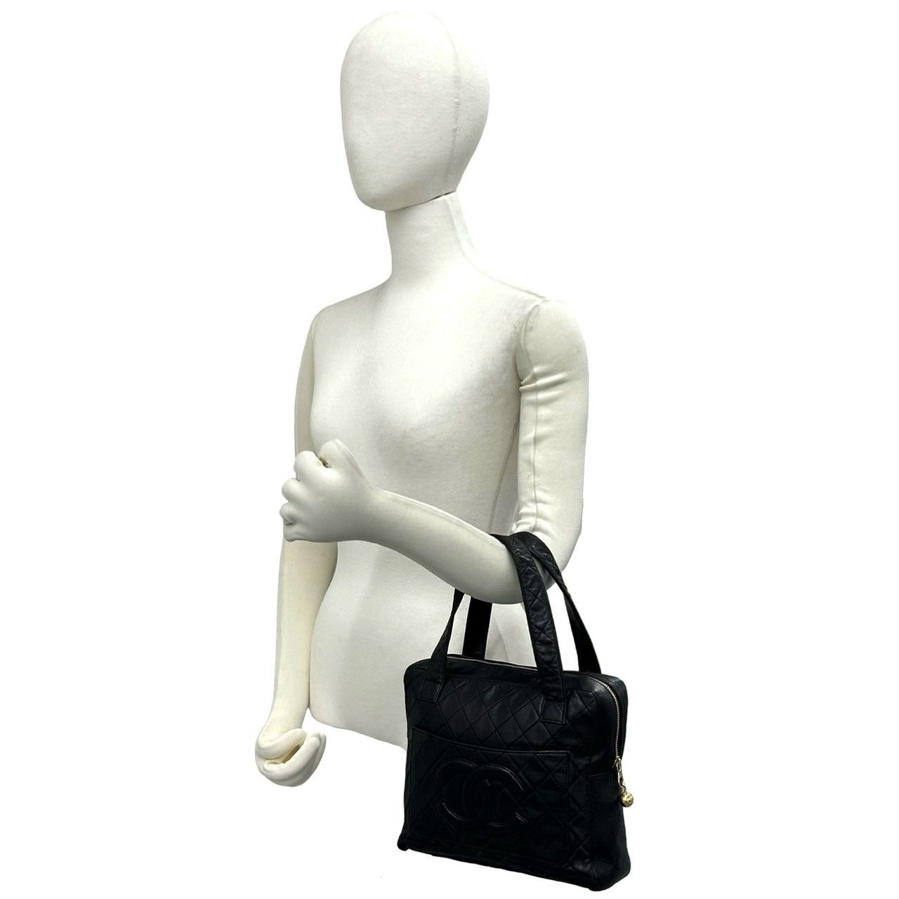 Chanel Vintage Quilted CC Logo Lambskin Leather Handbag Black — view 2