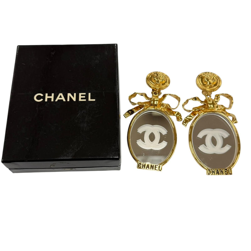 Chanel Vintage Metal CC Logo Ribbon Mirror Earrings Gold — view 2