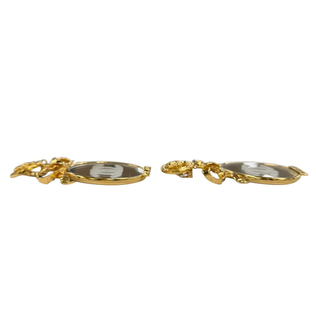 Chanel Vintage Metal CC Logo Ribbon Mirror Earrings Gold — view 3