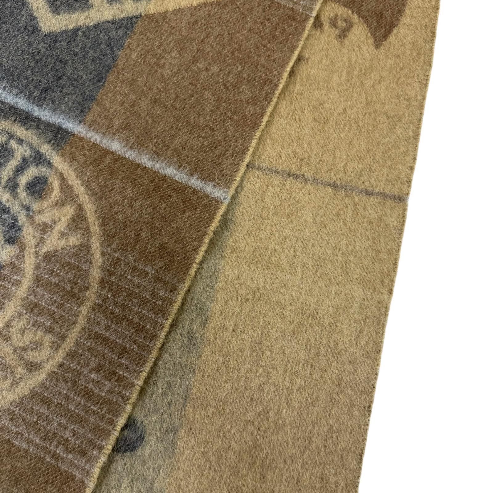 Louis Vuitton Echarpe Cardiff Wool Angora Circle Logo Scarf — view 4