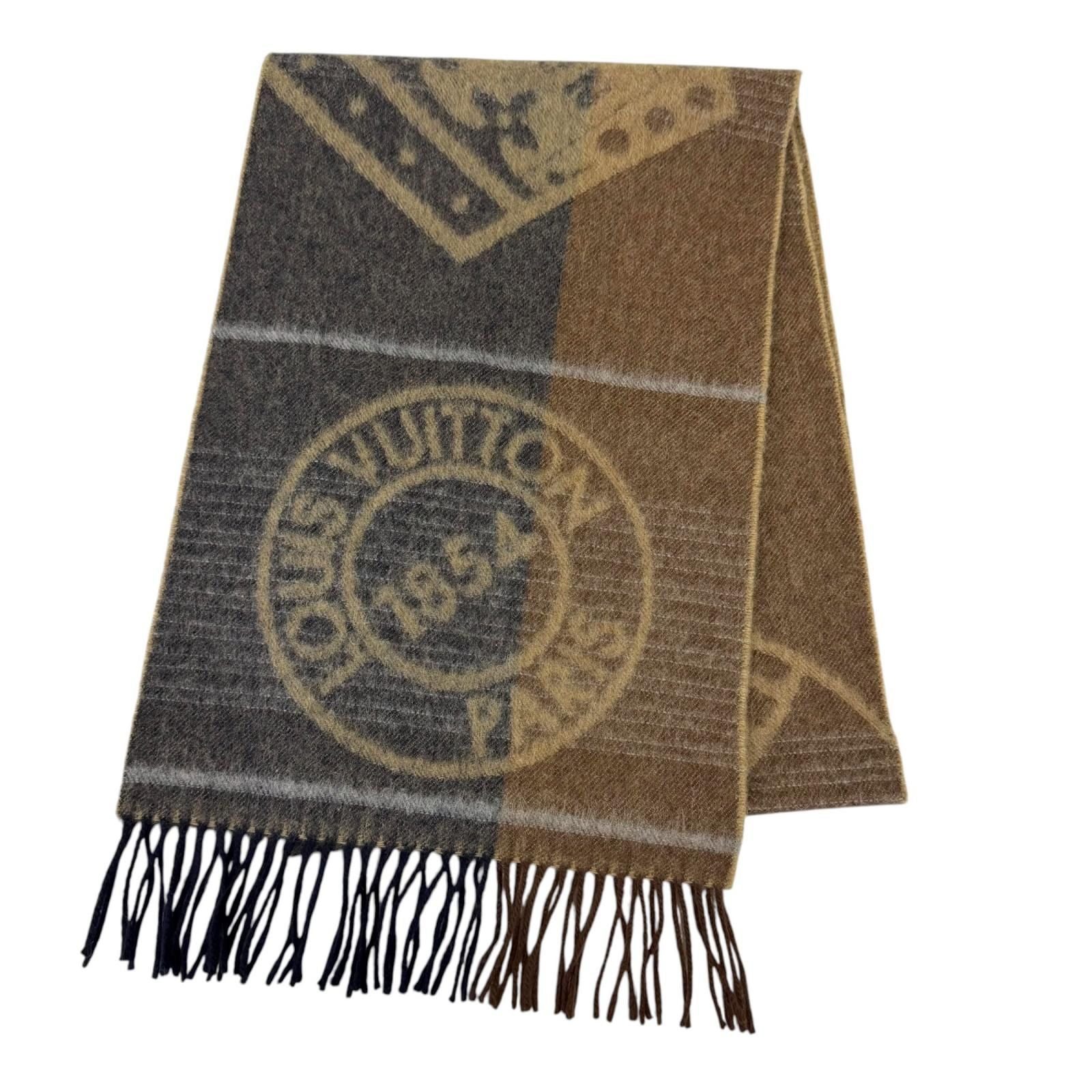 Louis Vuitton Echarpe Cardiff Wool Angora Circle Logo Scarf