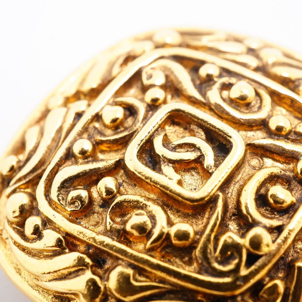 Chanel Earrings Vintage CC Logo Diamond Shape Gold Plated — view 7