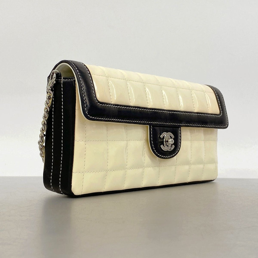 Chanel Shoulder Bag Choco Bar Patent Leather White Black Silver — view 2