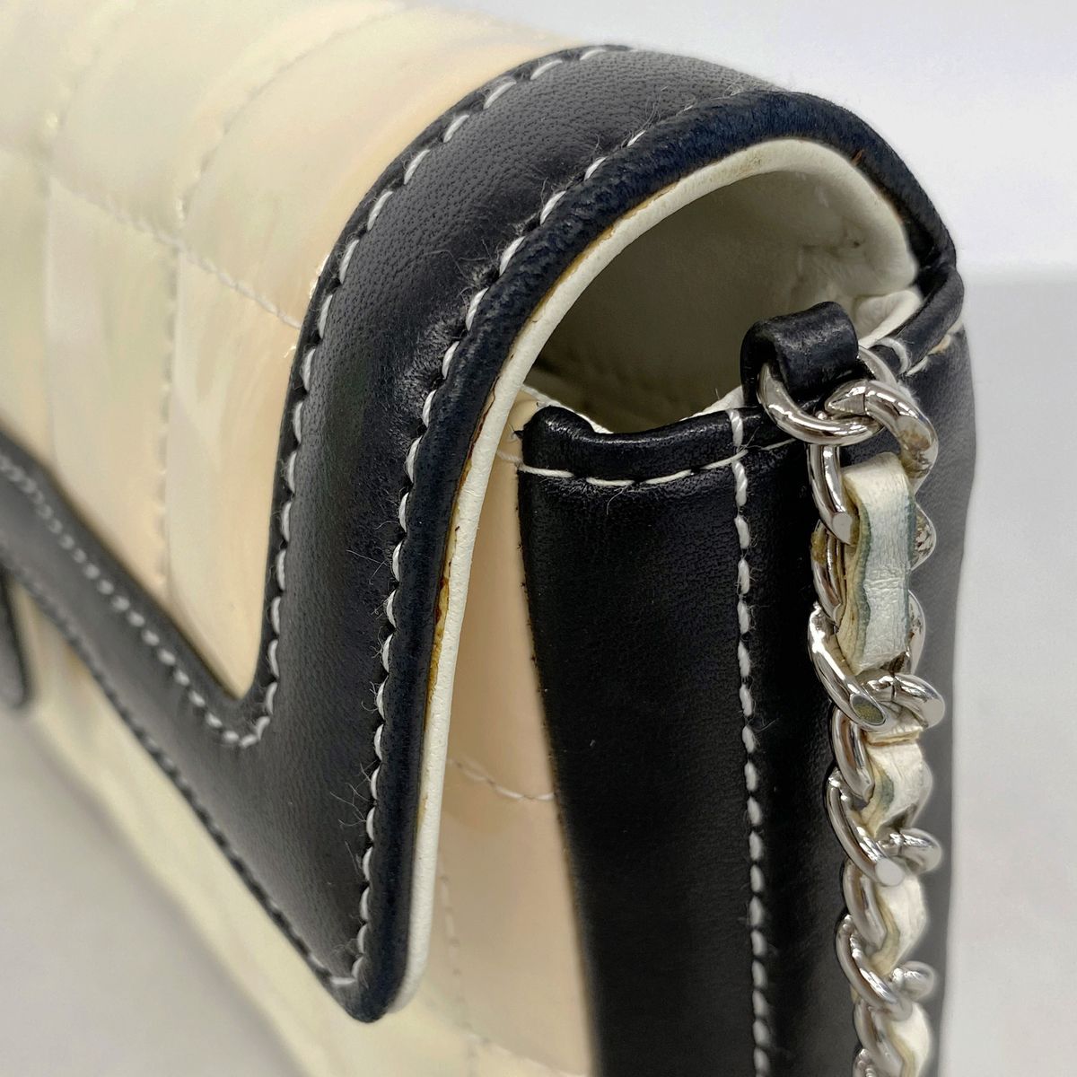 Chanel Shoulder Bag Choco Bar Patent Leather White Black Silver — view 7