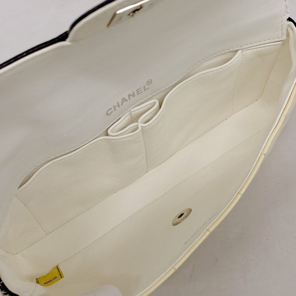 Chanel Shoulder Bag Choco Bar Patent Leather White Black Silver — view 4