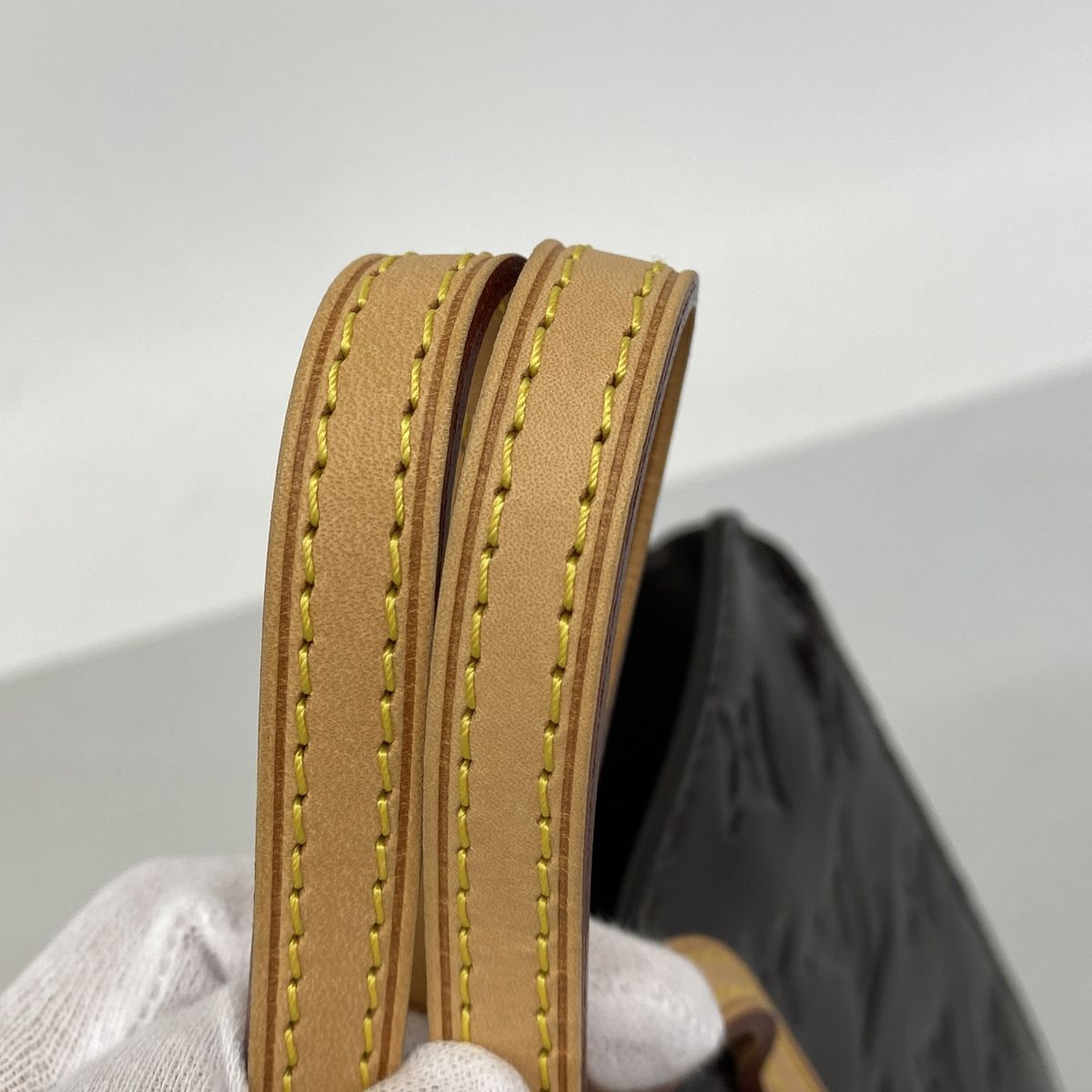Louis Vuitton Handbag Vernis Catalina BB Amaranto — view 7