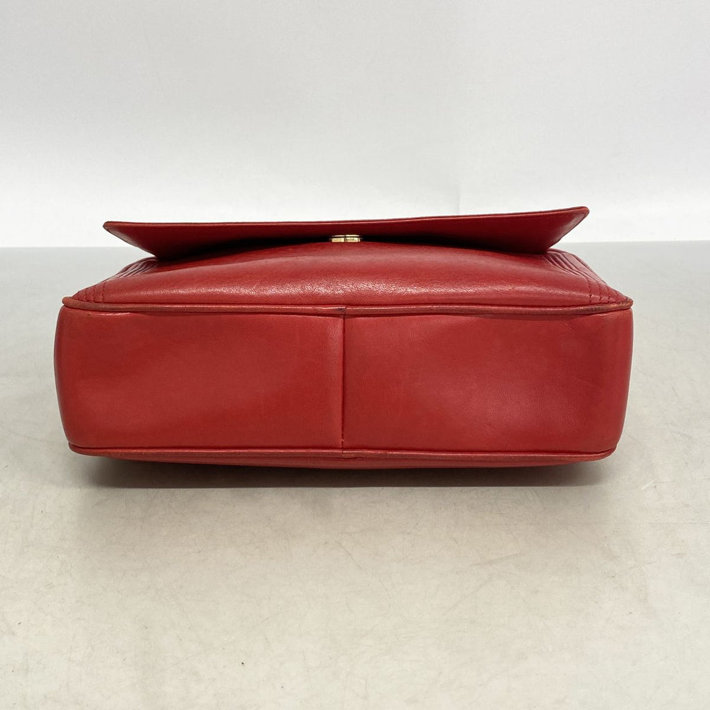 Chanel Shoulder Bag Leather Red Gold — view 3