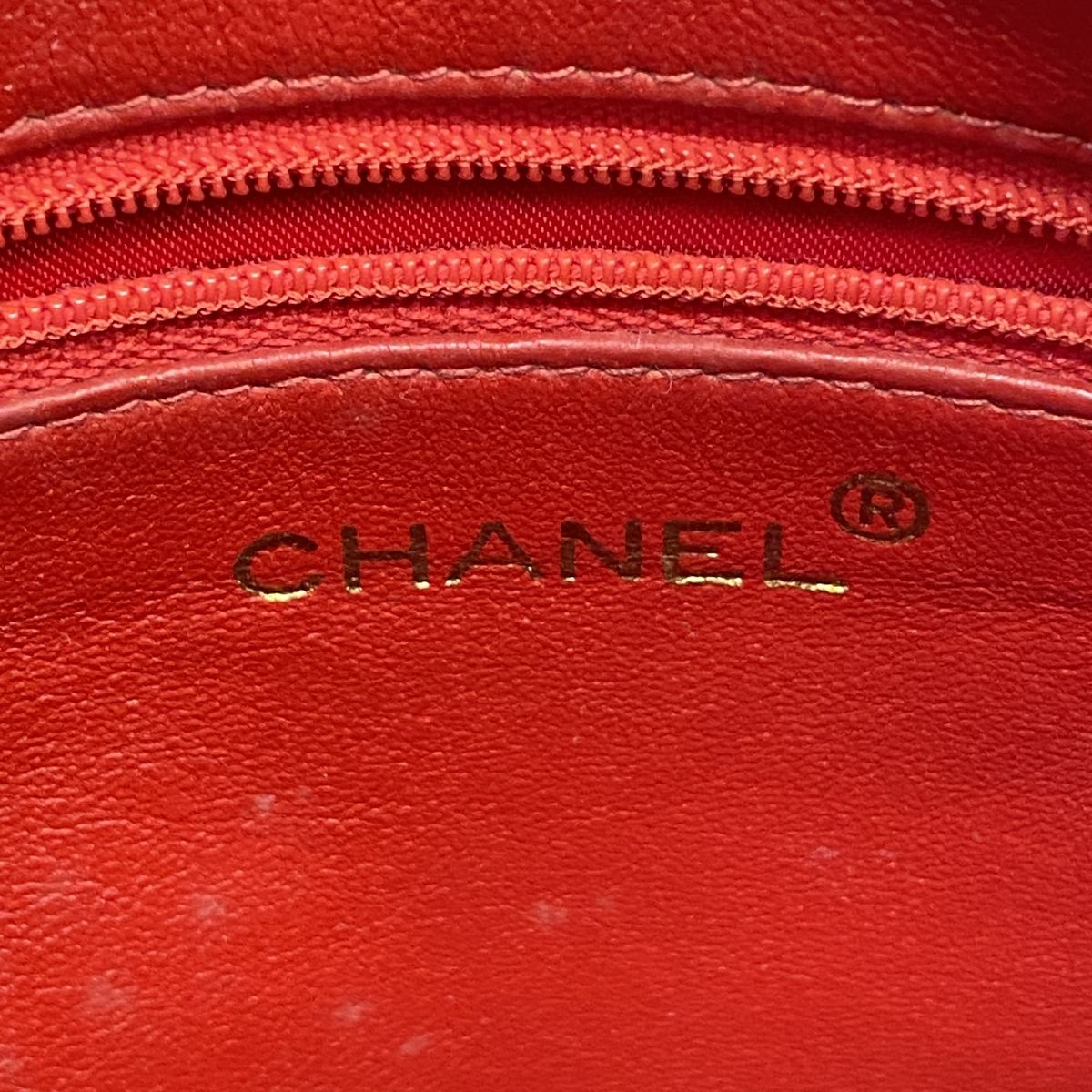 Chanel Shoulder Bag Leather Red Gold — view 5