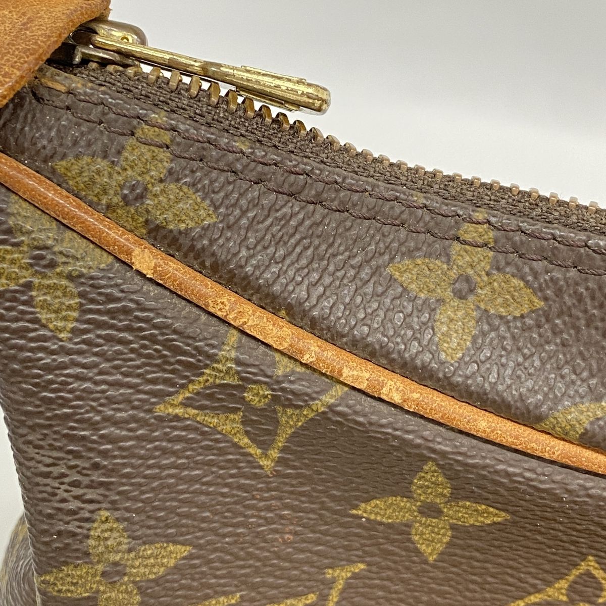Louis Vuitton Shoulder Bag Monogram Boulogne 30 Brown — view 7