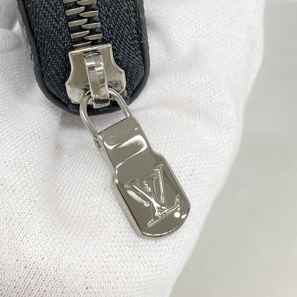 Louis Vuitton Wallet Monogram Eclipse Zippy Horizontal Black — view 5