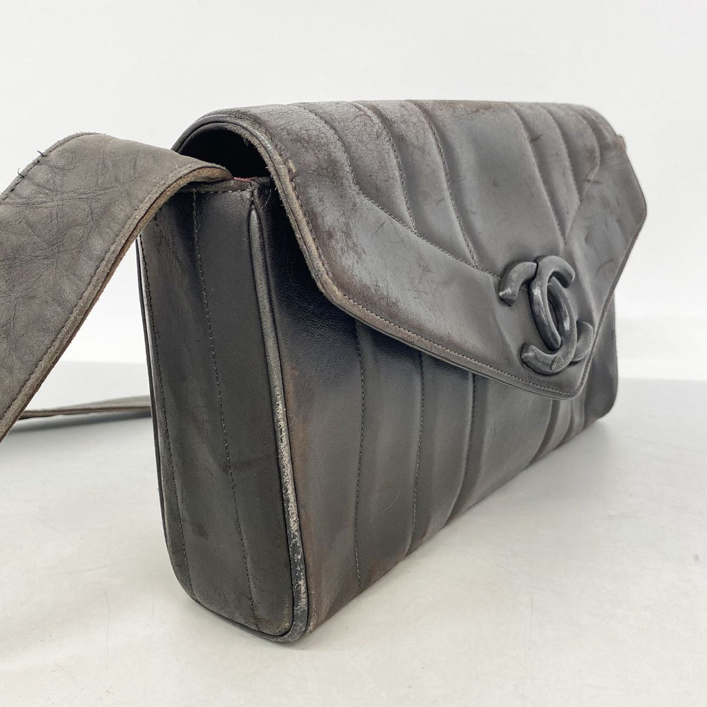 Chanel Shoulder Bag Lambskin Black Gold — view 2