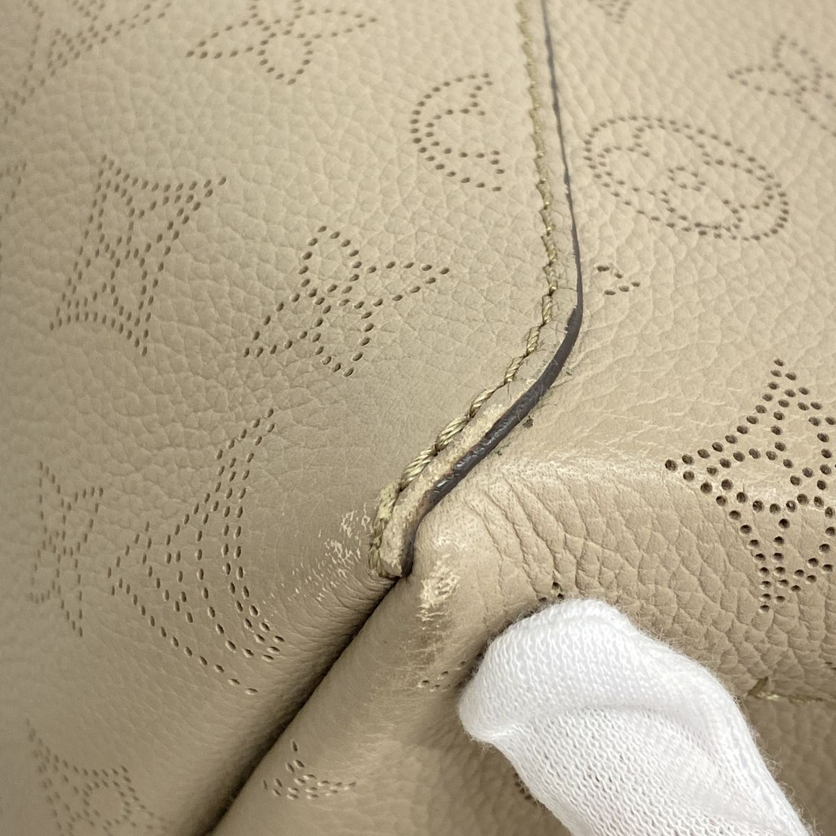 Louis Vuitton Handbag Mahina Hina PM Galet — view 6
