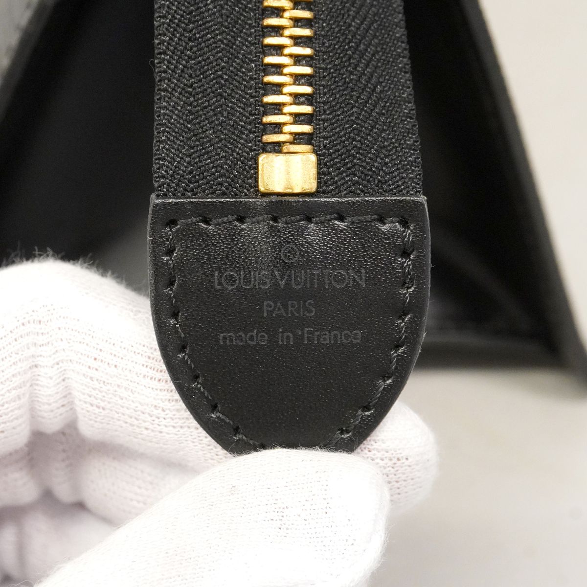 Louis Vuitton Handbag Epi Sac Triangle Noir — view 5