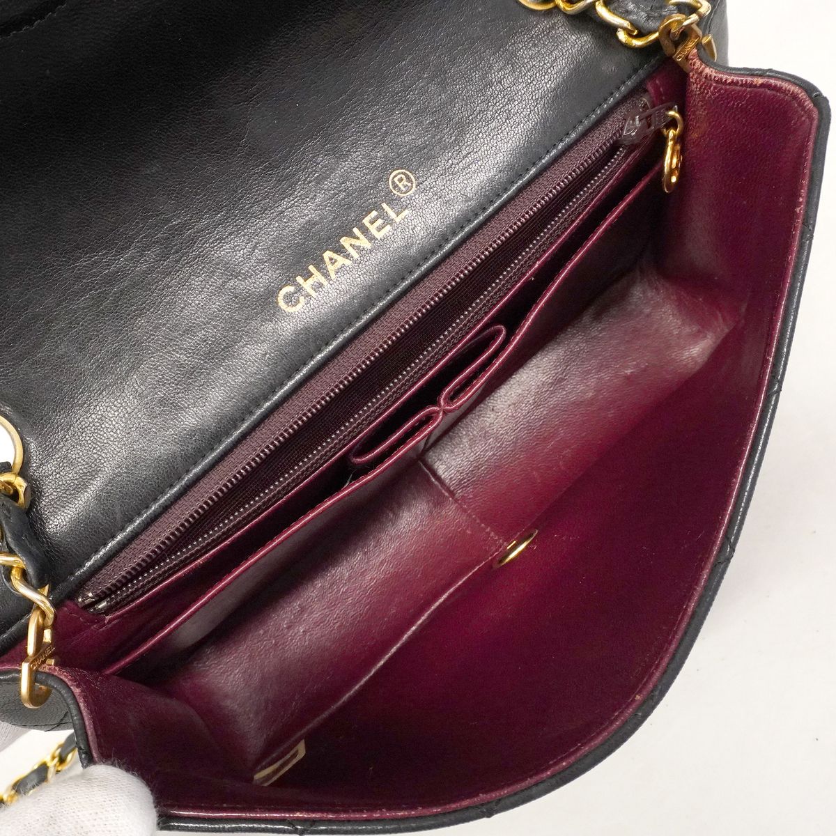 Chanel Shoulder Bag Quilted Lambskin Black Gold — view 4