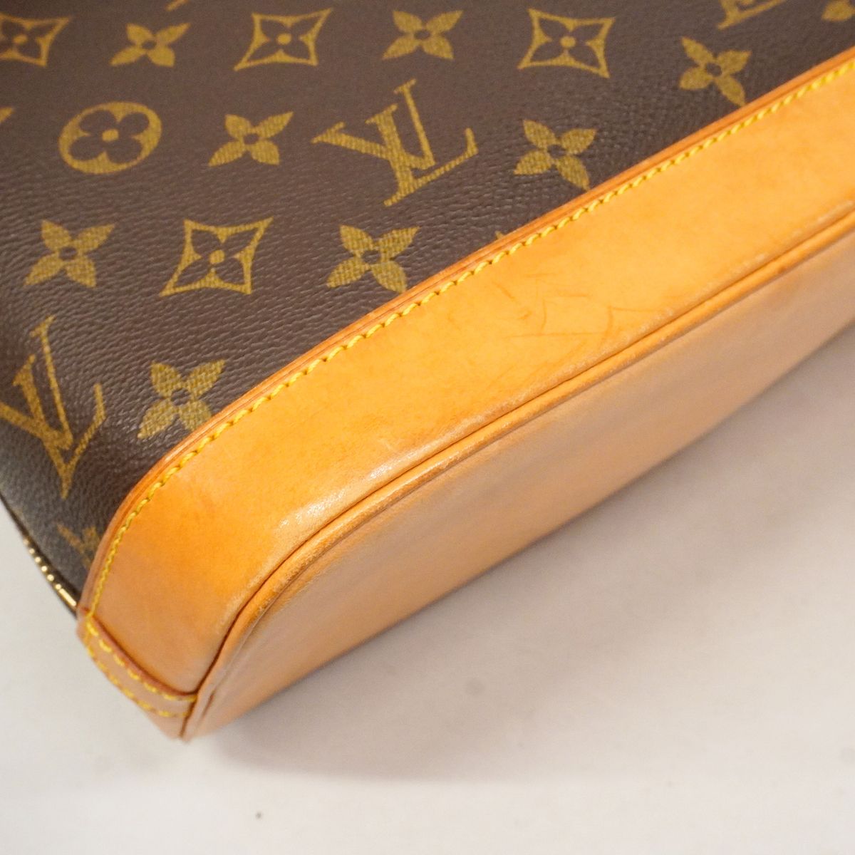 Louis Vuitton Handbag Monogram Alma Brown — view 8