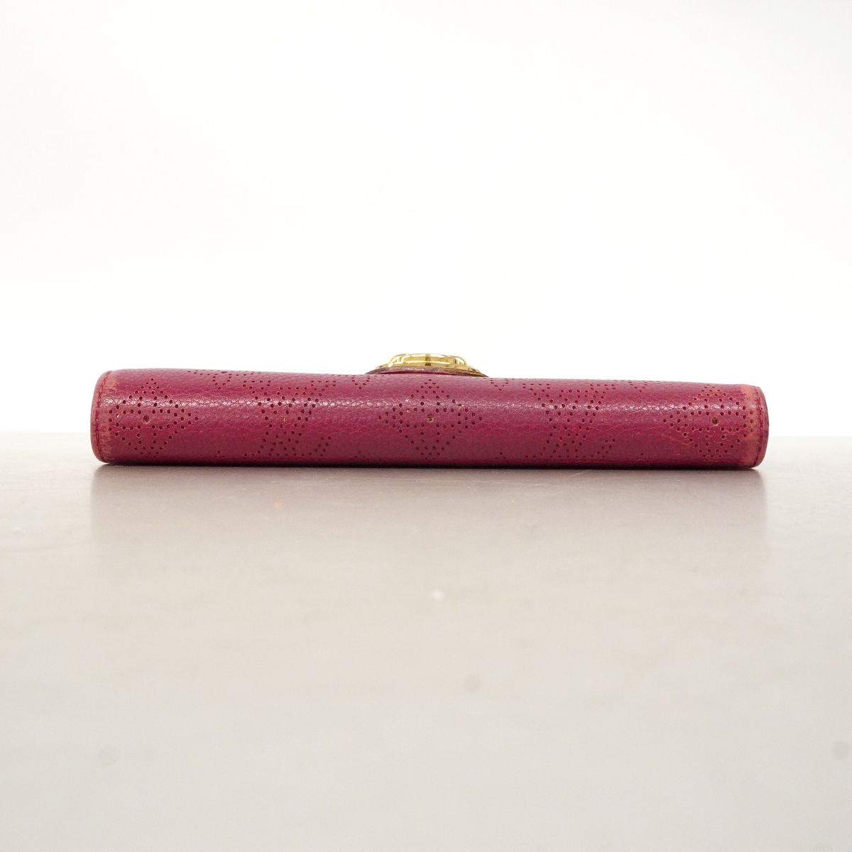 Louis Vuitton Trifold Wallet Mahina Portefeuille Amelia Gourna — view 3