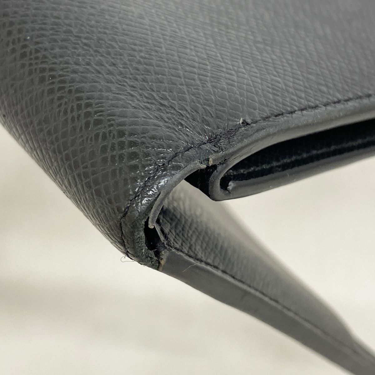 Louis Vuitton Wallet Taiga Portefeuille Amerigo Ardoise — view 5