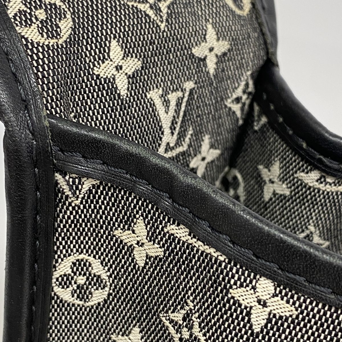 Louis Vuitton Shoulder Bag Monogram Mini Besace Marie Kate Noir — view 7