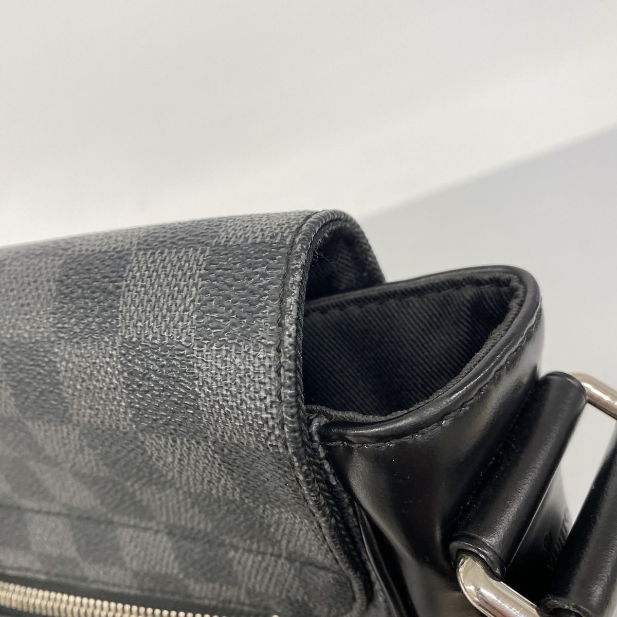 Louis Vuitton Shoulder Bag Damier Graphite District Mmnm Black — view 7