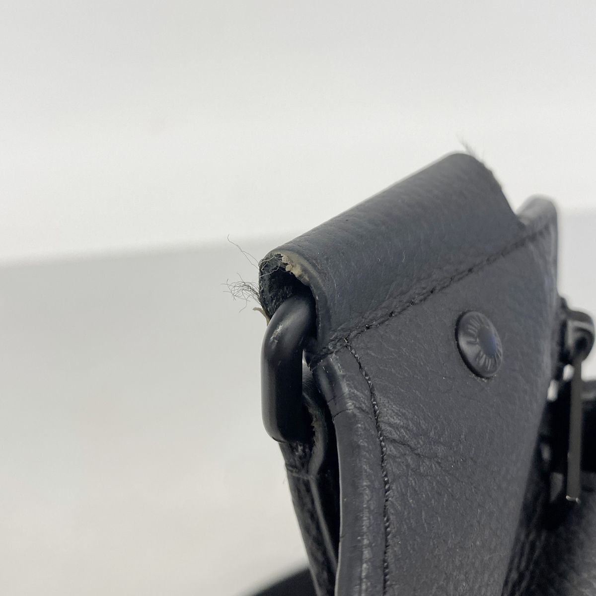 Louis Vuitton Waist Bag LV Aloe Glam Take Off Sling Noir — view 8