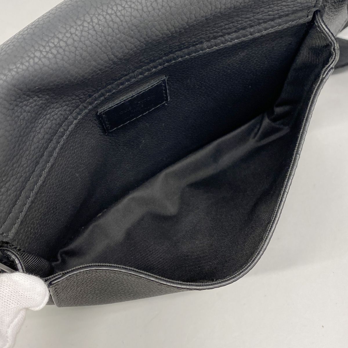 Louis Vuitton Waist Bag LV Aloe Glam Take Off Sling Noir — view 4